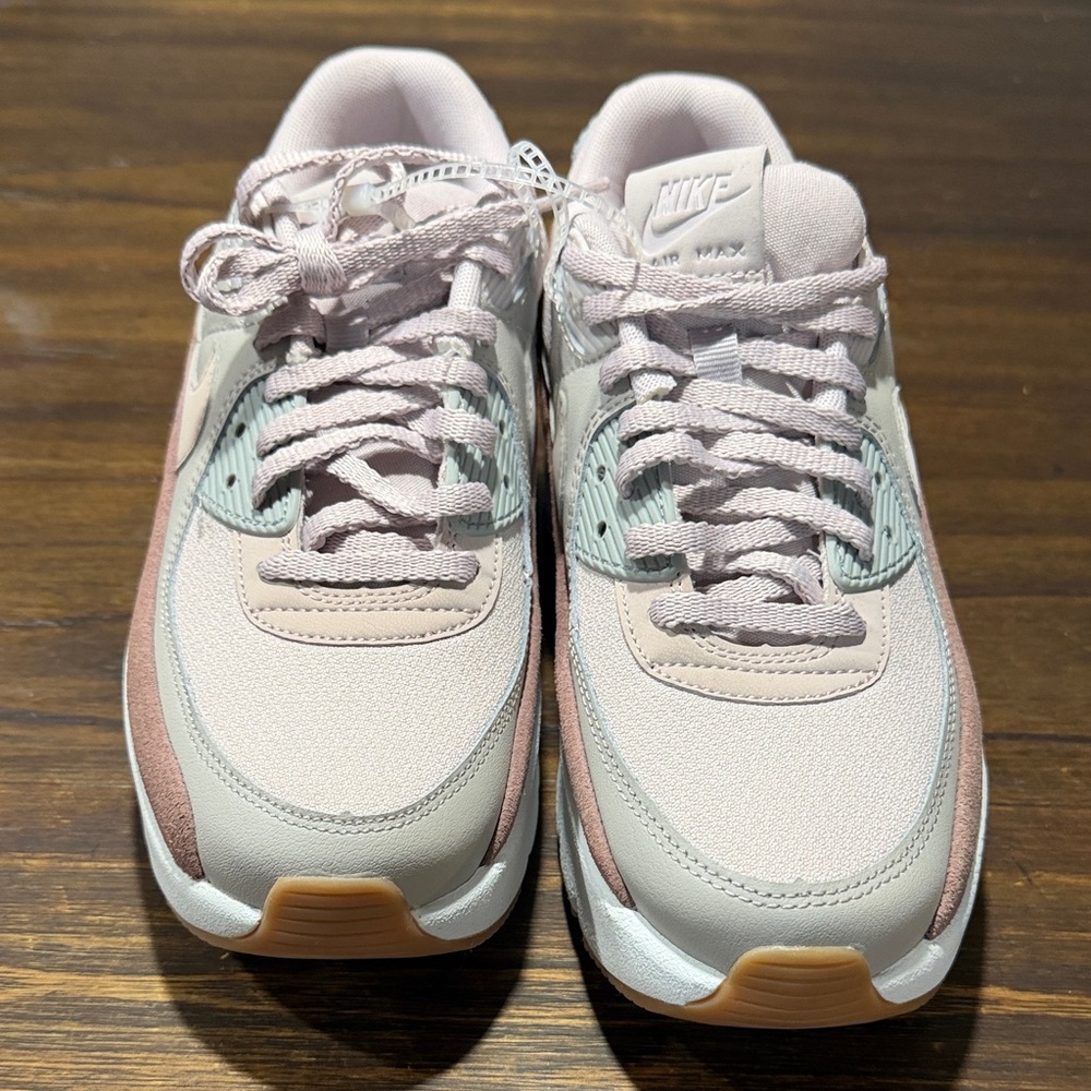 Nike Air Max LV8 platform Women's Sneakers - Picture 5 of 6